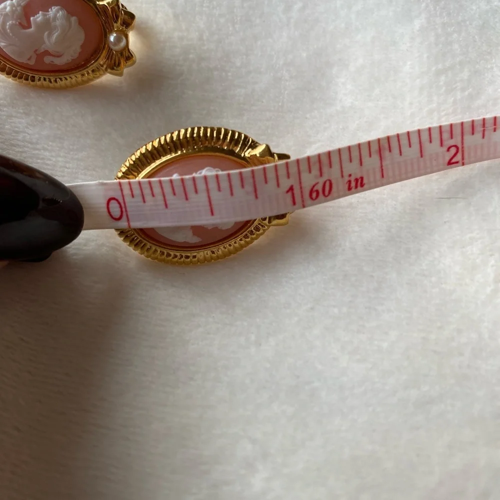 Vintage-Inspired Gold Cameo Clip-On Earrings - Picture 6 of 6